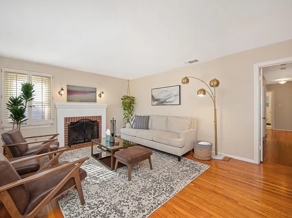 5262 L St, Sacramento, CA 95819