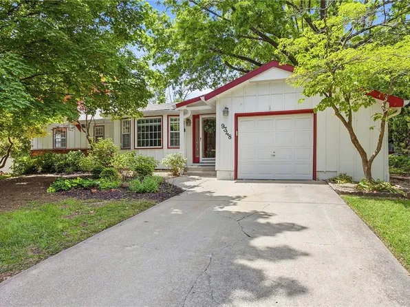 9348 Hardy Dr, Overland Park, KS 66212