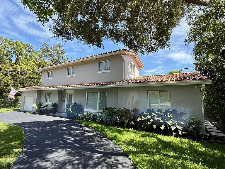 400 Miller Rd — Photo 1