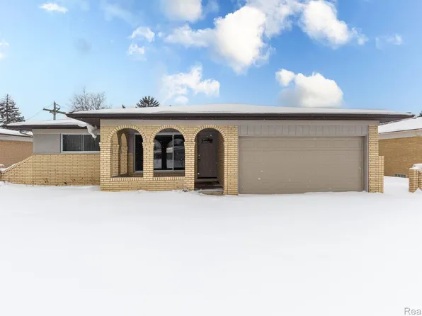 35085 Marina Dr, Sterling Heights, MI 48312