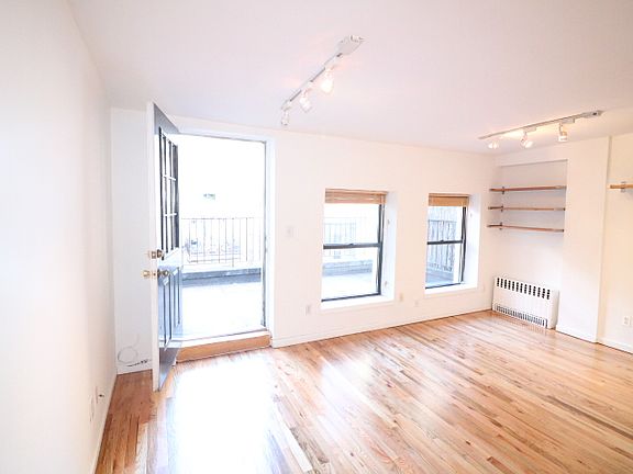 3rd image of 75 W 85th St #4D