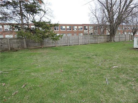 4th image of 13 Donlen Dr