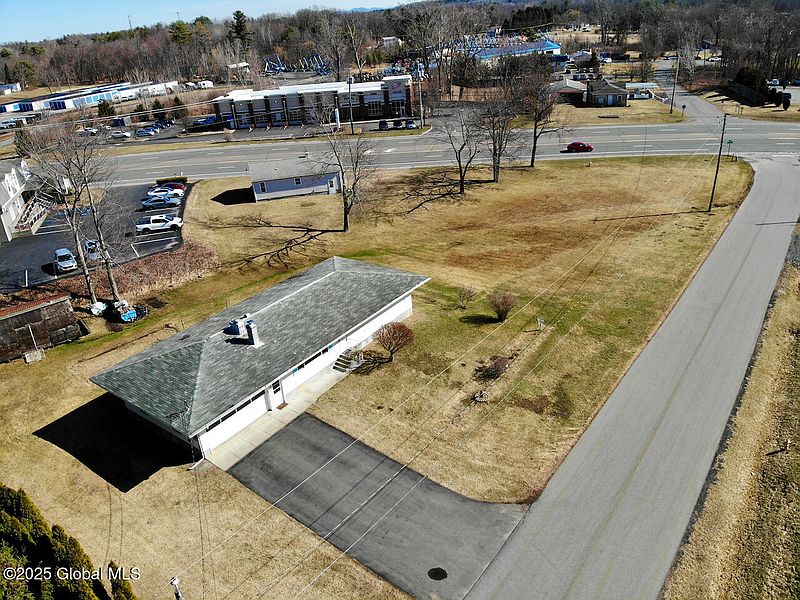 5th image of 1 and 3 Oak Hill Drive