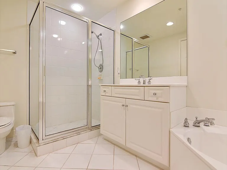 940 Turtle Cove Ln #210 — Photo 17