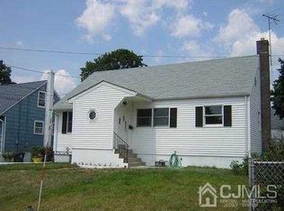 202 Ellsworth St, Iselin, NJ 08830
