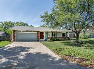 407 E Birchwood Rd, Derby, KS 67037
