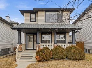 905 SE Arbour Lake Rd NW, Calgary, AB T3G 4Z9