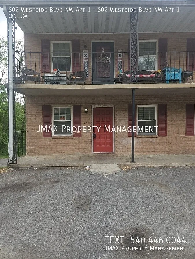 802 Westside Blvd NW — Photo 1