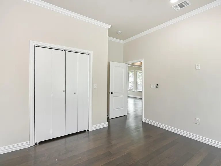 2902 Houston Ave — Photo 19