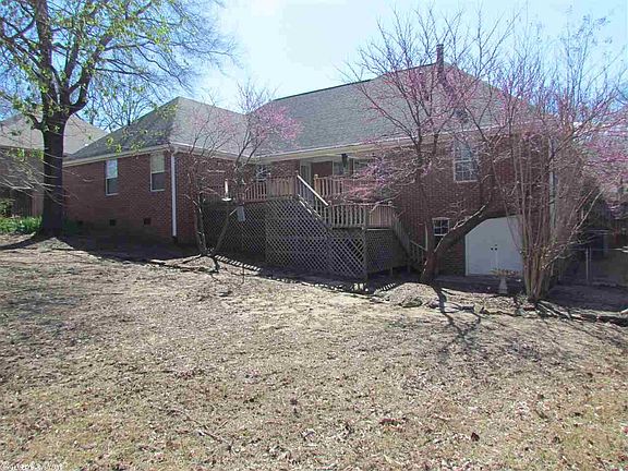 3rd image of 208 Live Oak Dr