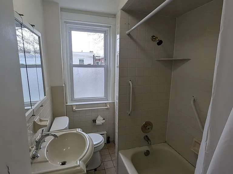 929 Edgemore Rd — Photo 6