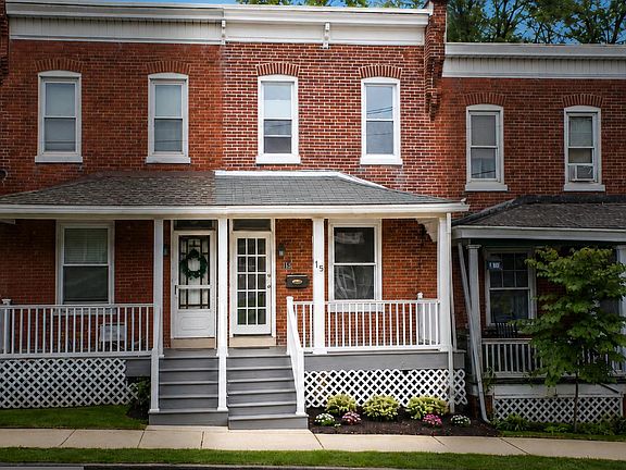 2nd image of 15 Franklin Ave