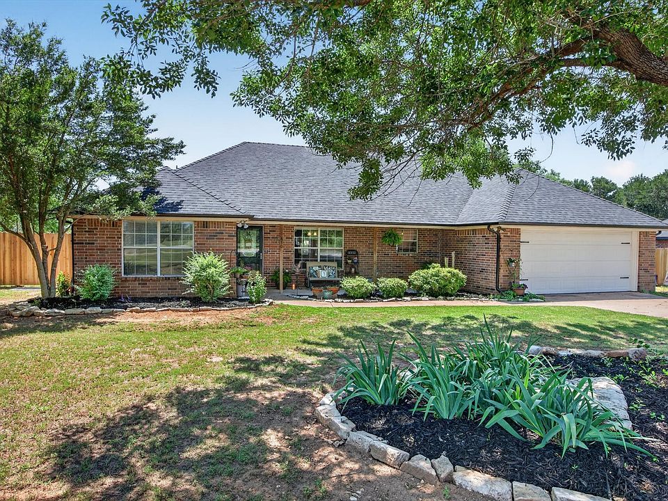 1st image of 310 Vista Dr