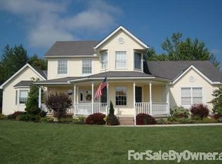 219 Hideaway Dr, Kenton, OH 43326