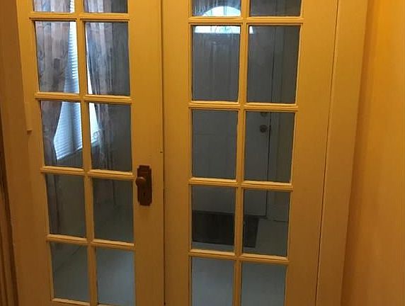 5th image of 542 Beach Ave