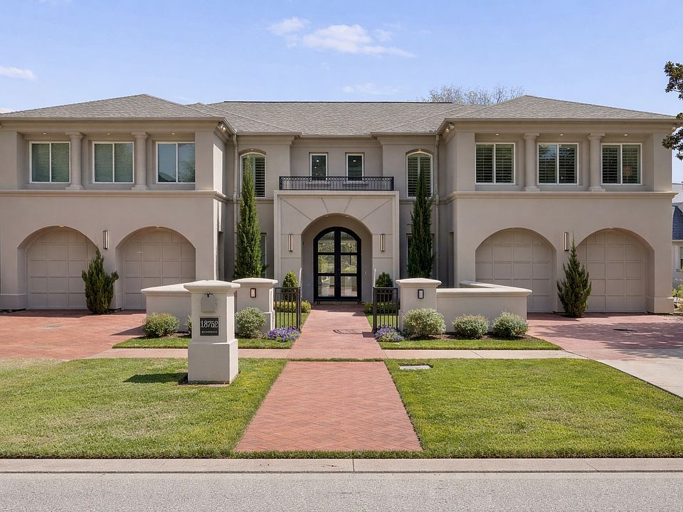 1st image of 18752 Wainsborough Ln