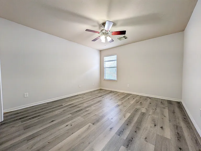 6038 Starbrook Creek Dr — Photo 15