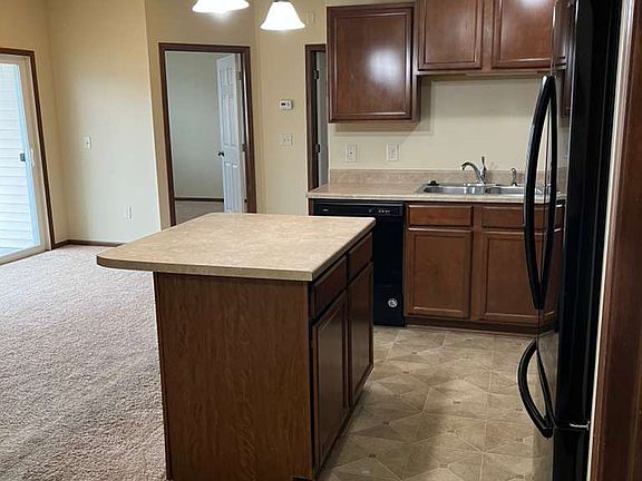 3rd image of 1825 SW White Birch Cir Unit 13