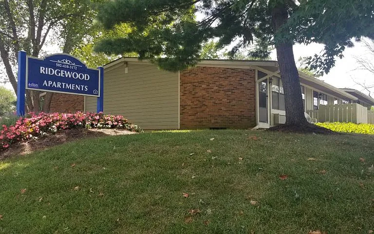 3206 Abshire Ln — Photo 3