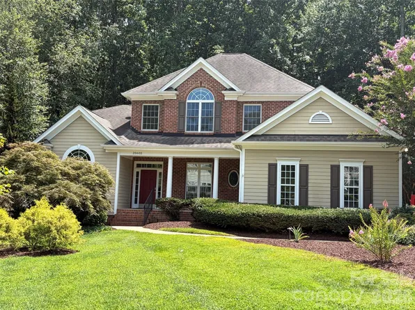 20605 Autumn Breeze Ct, Cornelius, NC 28031
