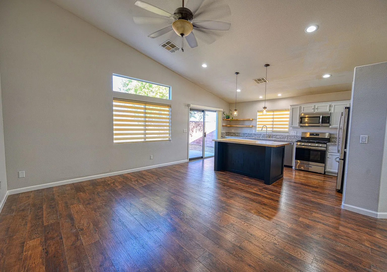 3 bed / 2 bath in Henderson — Photo 4