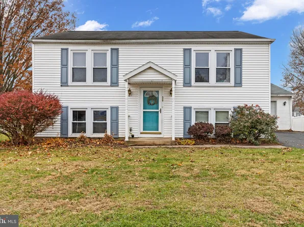 20 Bayberry Dr, Mechanicsburg, PA 17050