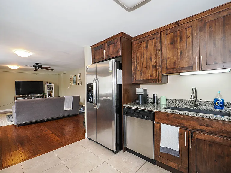 1244 E Malvern Ave — Photo 3
