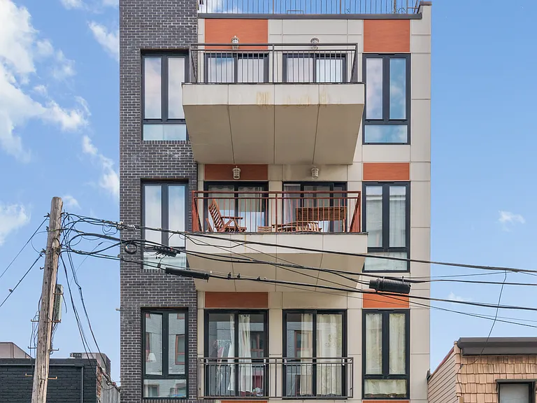56 Frost St #1F — Photo 7