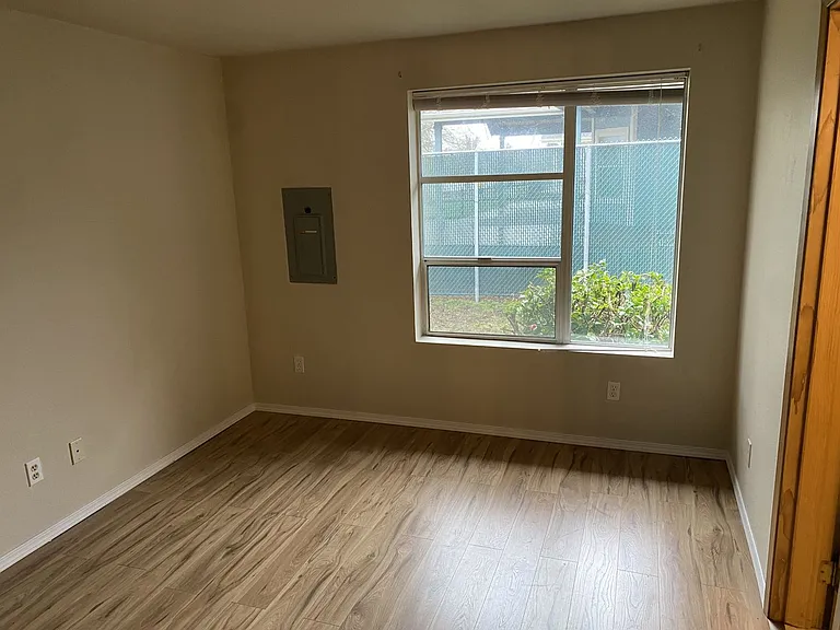 677 Lake Island Ave SE — Photo 15