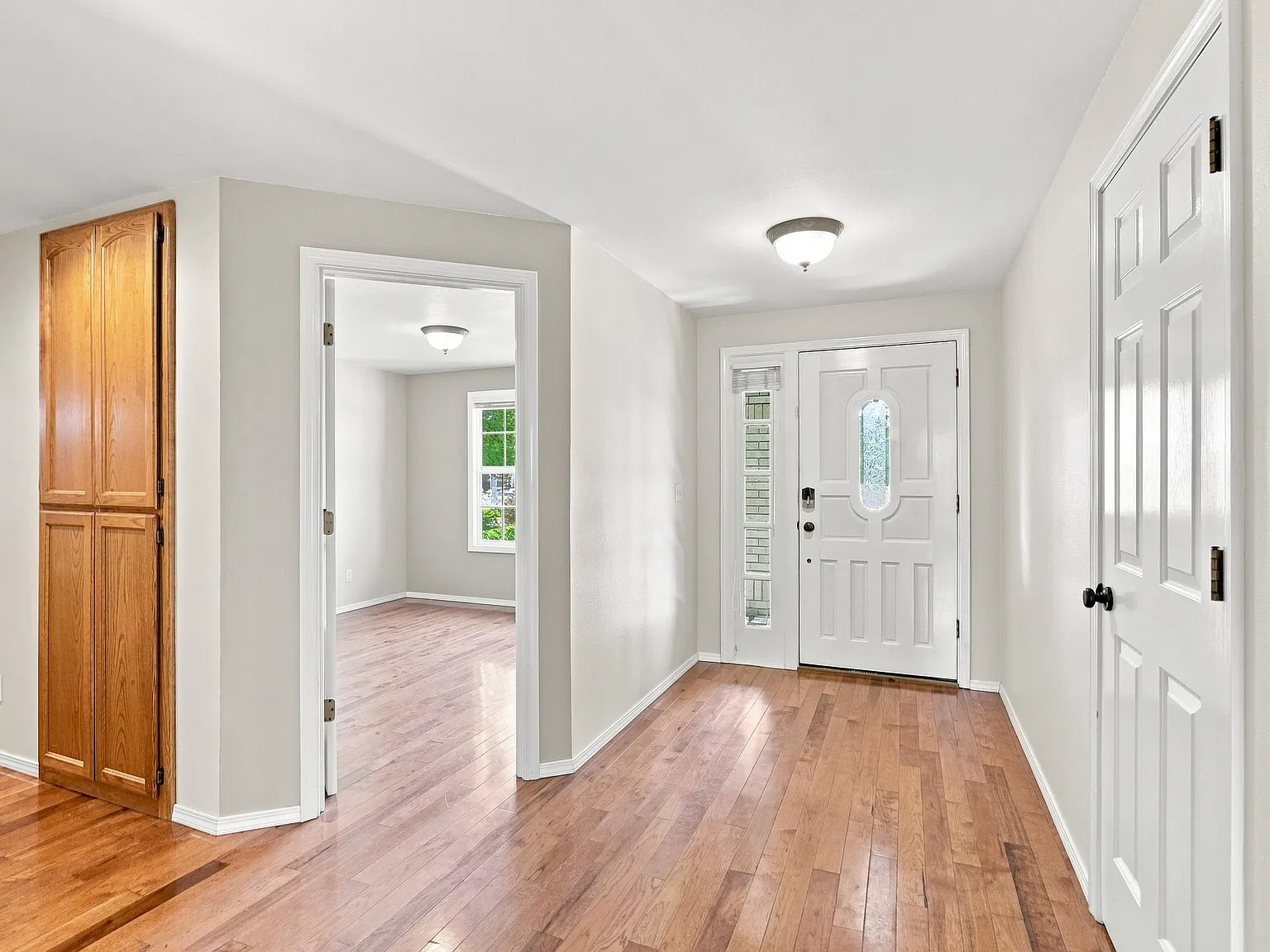 3 bed, 1686 sqft, $2,700 — Photo 2