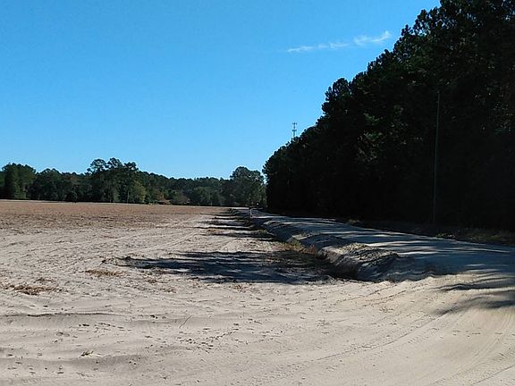 4th image of 251 Ivanhoe Junction Rd
