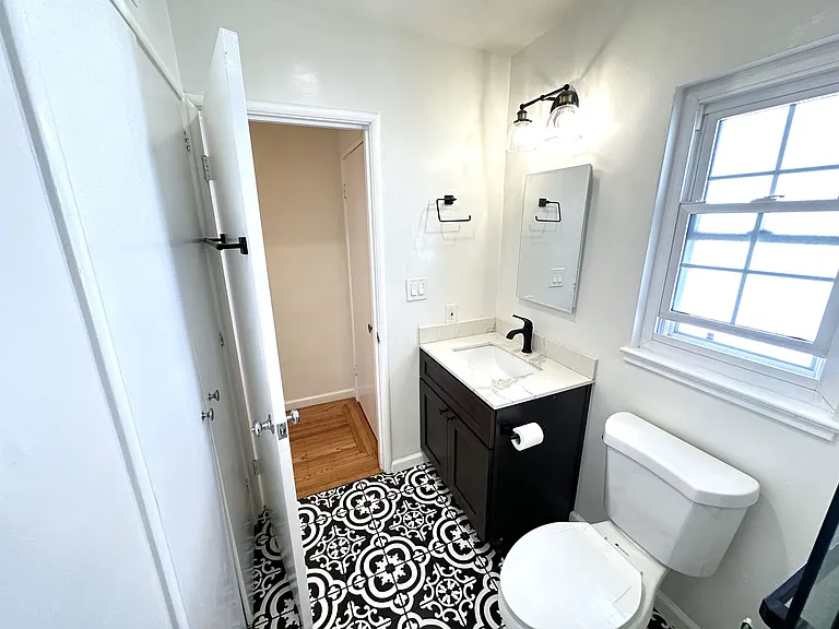 2125 Santa Clara Ave #C — Photo 12