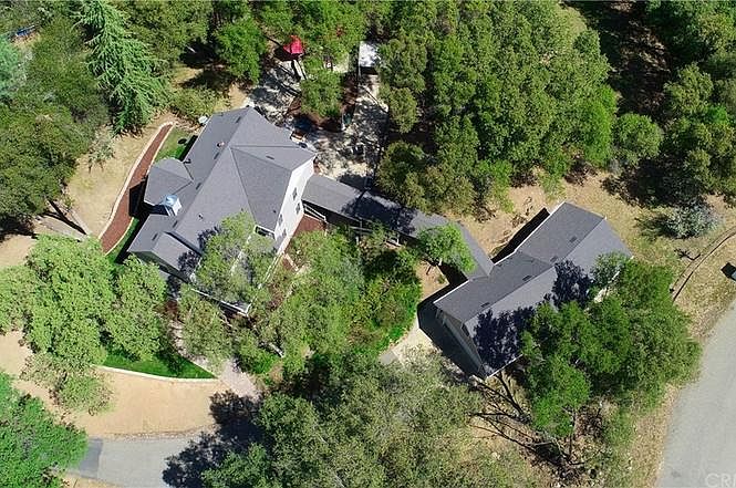 1st image of 39450 Fair Oaks Dr