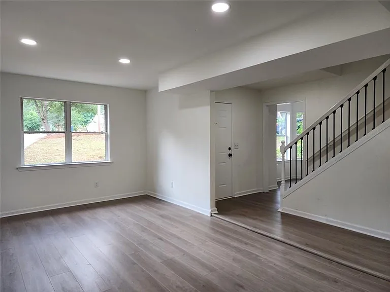 118 Jade Ln — Photo 4