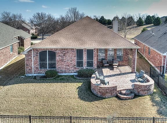 2nd image of 808 Mustang Dr
