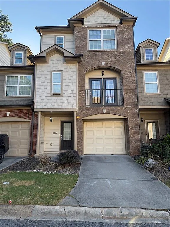4 bed, 3.5 bath, 2031 sqft, $2,695 — Photo 2