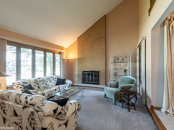 2nd image of 10137 Westport Dr