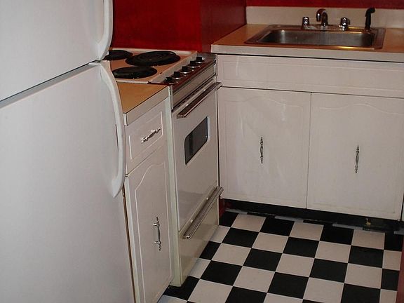 2nd image of 425 W 24th St APT 4D