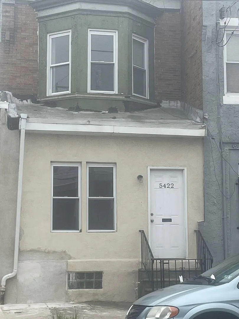 5422 W Girard Ave — Photo 1