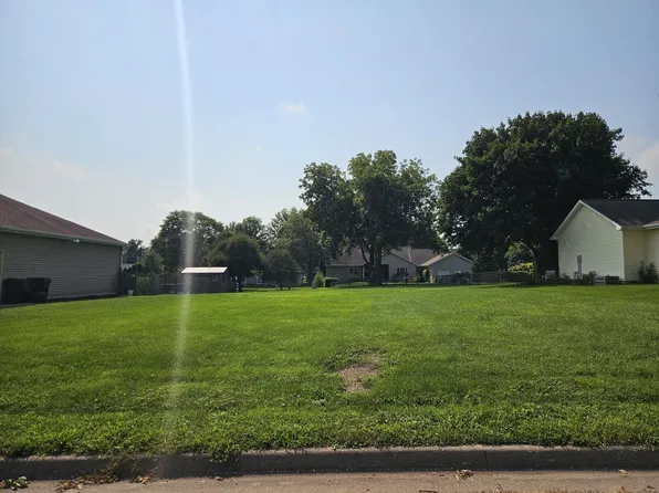 315 Spruce St, Wilton, IA 52778