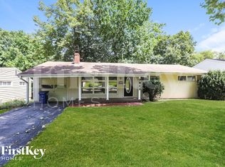 7923 Maple St, Prairie Village, KS 66208