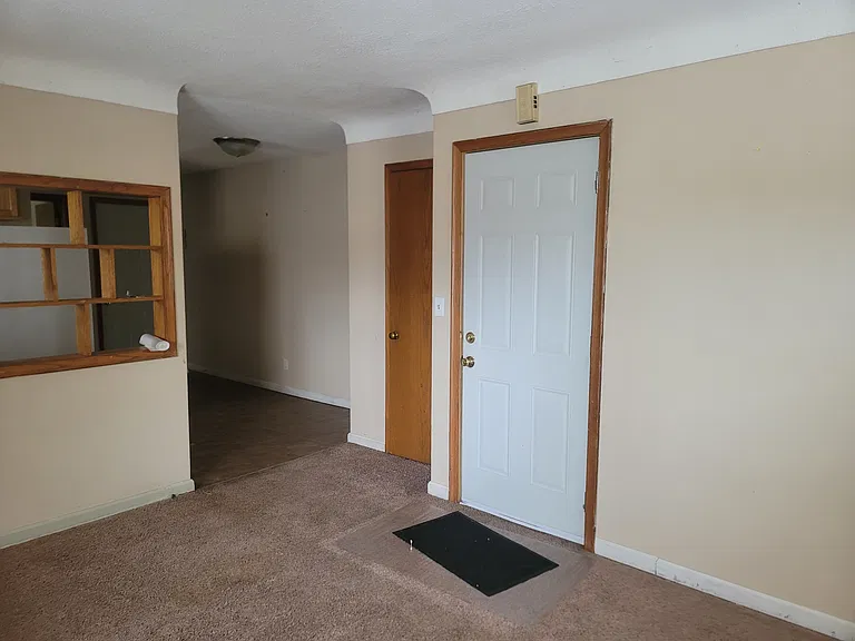 914 Burr St #4 — Photo 3