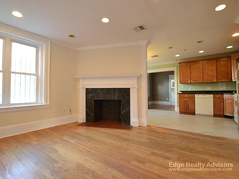 14 Sutherland Rd #1 — Photo 7