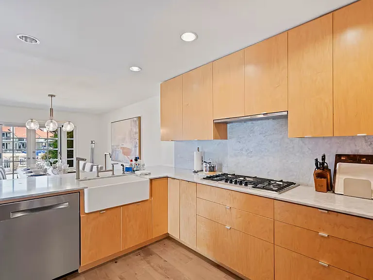 Arrowhead Ln — Photo 8