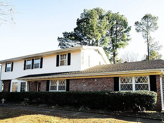 3rd image of 1819 Bradley Ln