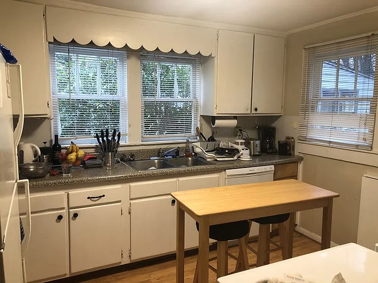 1005 Hampton St NW — Photo 8