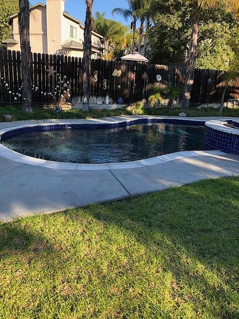 Private salt water swimming pool and Jacuzzi