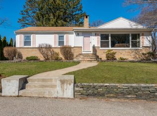 9 Heath St, Johnston, RI 02919
