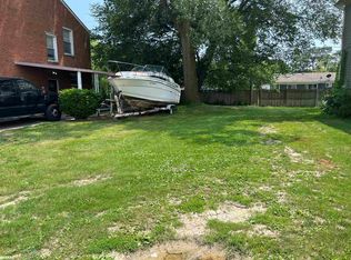 15 Mile Rd, Clinton Township, MI 48035