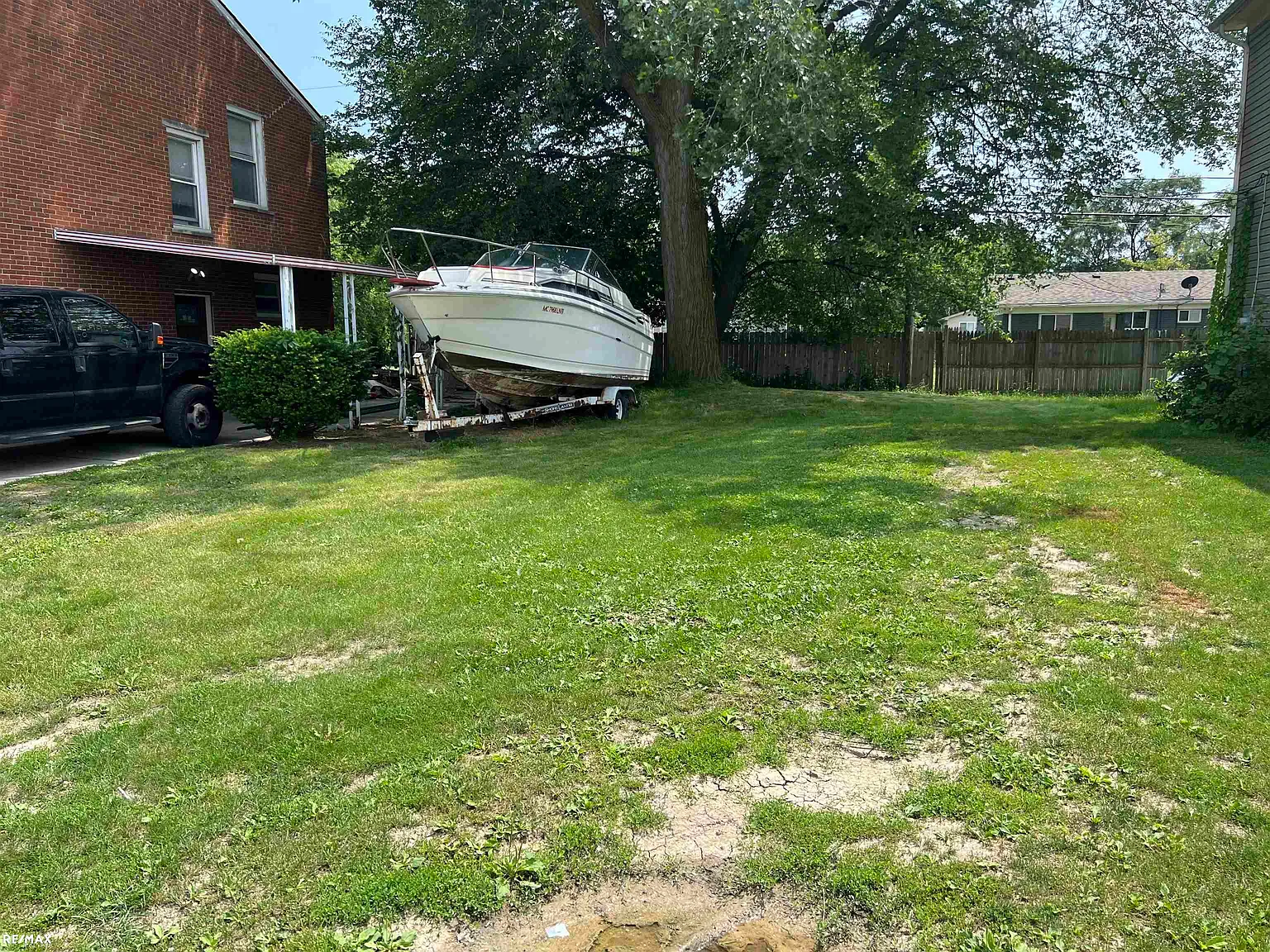 15 Mile Rd photo 1